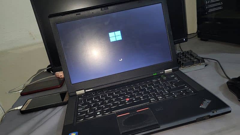 Lenovo T430 4 gb ram 500 gb hard i5 3rd gen 7