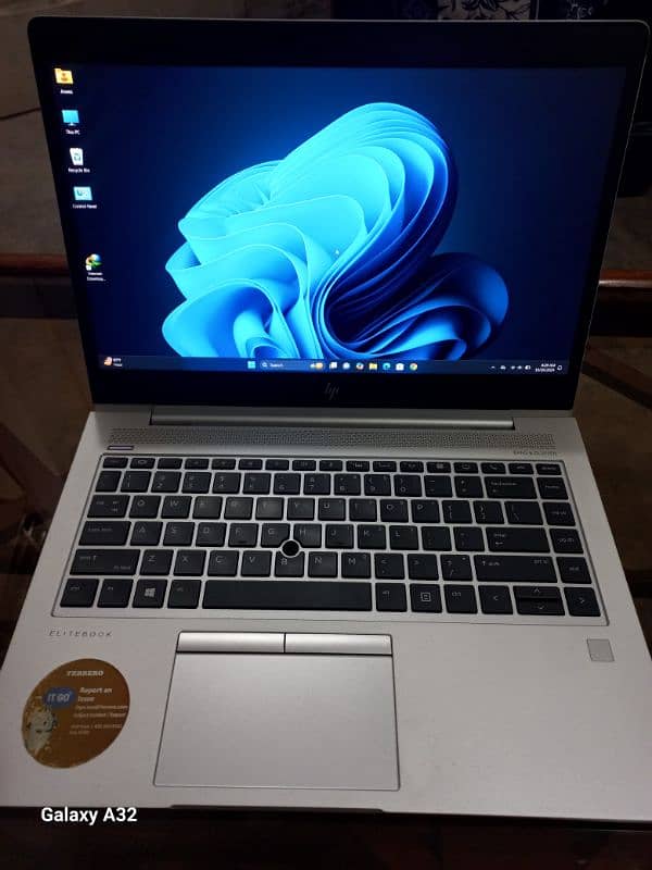 HP Elitebook 840 G5 Core i5 8gen 1