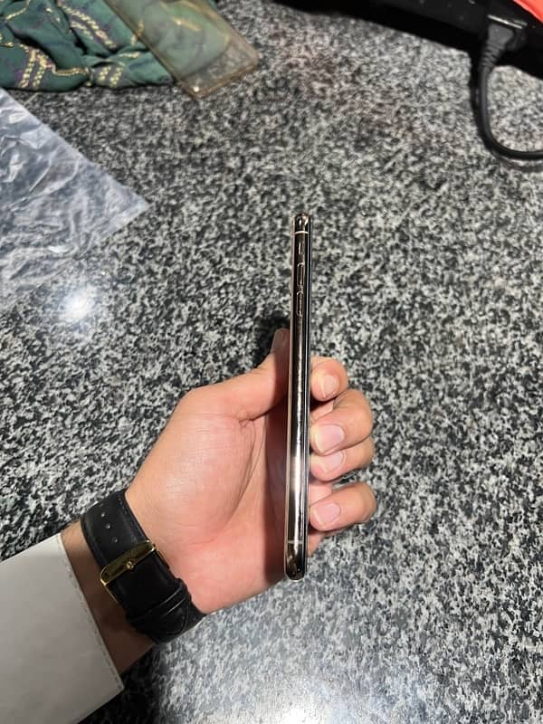 iPhone XS Max 64gb battery 81% PTA approved +92 318 5402799 2