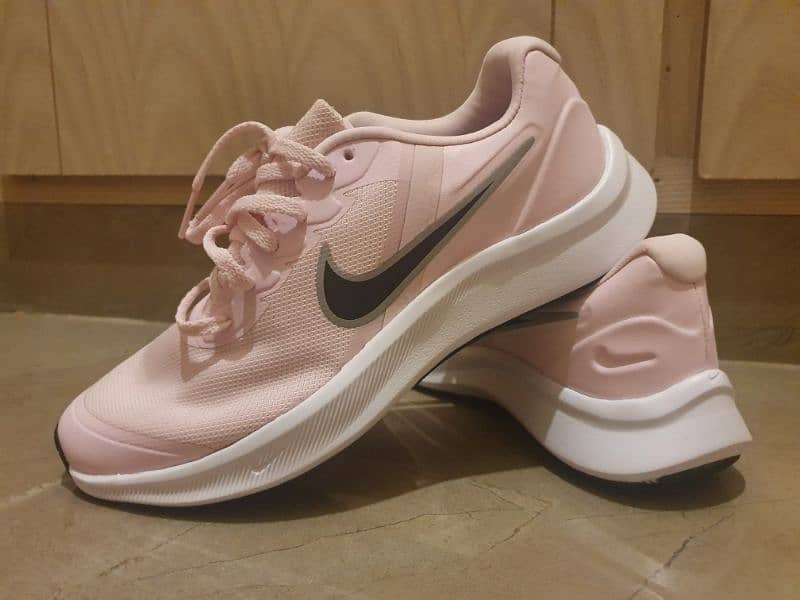 Nike Star Runner 3 /in Pink | Size 6Y 3