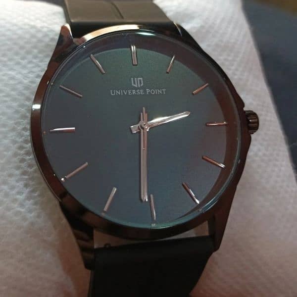 Beautiful and decent men's watch 0