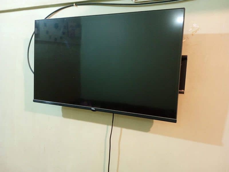 TCL Smart TV Slightly used 1