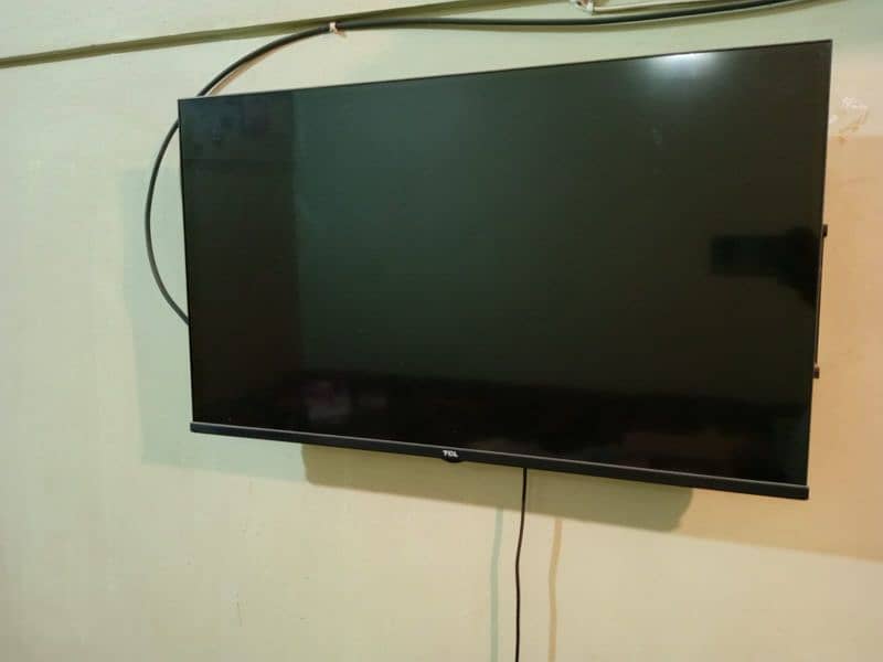 TCL Smart TV Slightly used 4