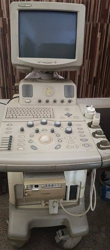 GE LOGIC 3 EXPERT ultrasound machine 1