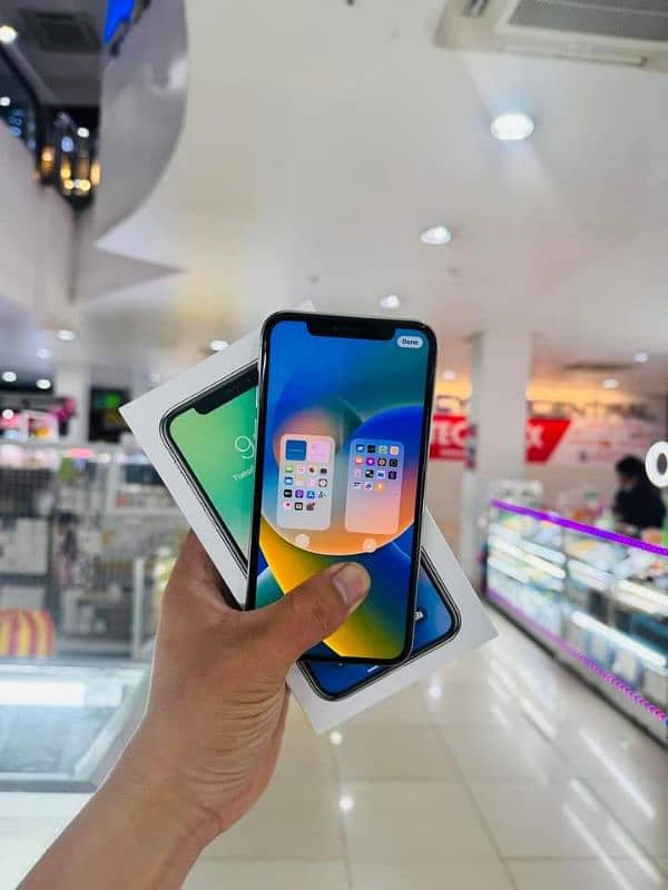 iphone x with complete box 0340=69=50=368 whatsapp number 1