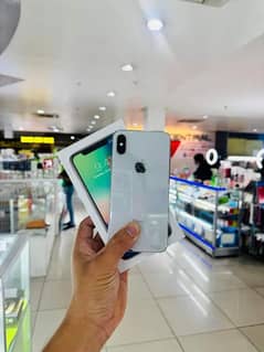 iphone x with complete box 0340=69=50=368 whatsapp number