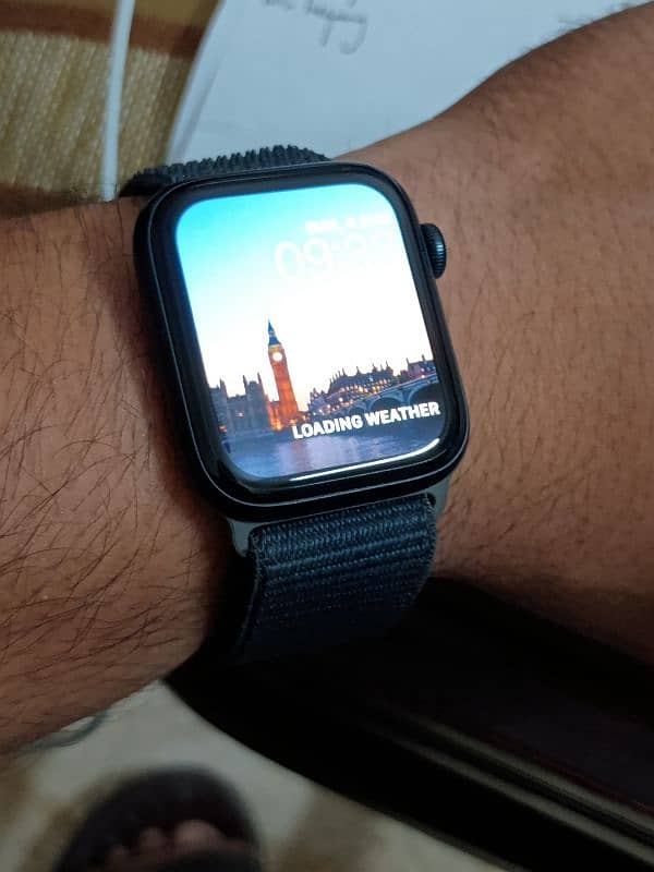 Apple Smart Watch SE 2nd Gen 5