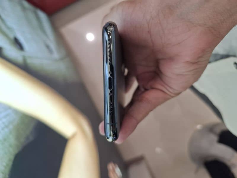 iPhone 11 pro max 64gb 4