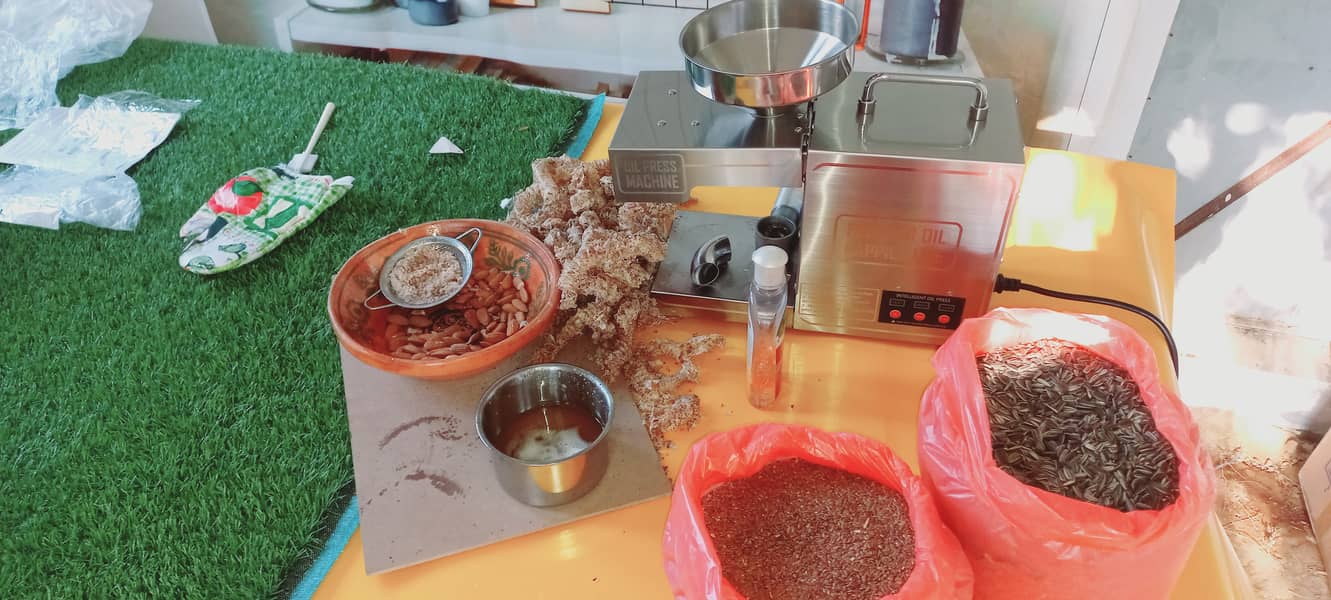 Dried fruit oil Extracting B03 Cold Oil Press Extraction Machine 1