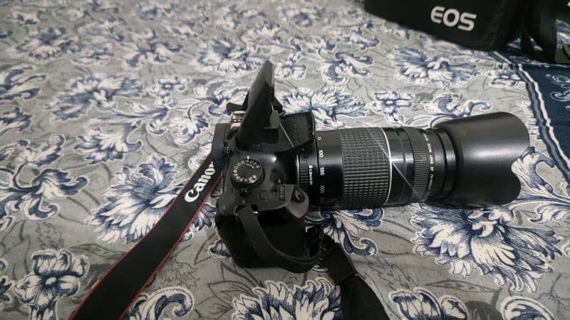 Canon 1300 D 0