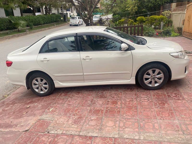 Toyota Corolla Altis 2013 3