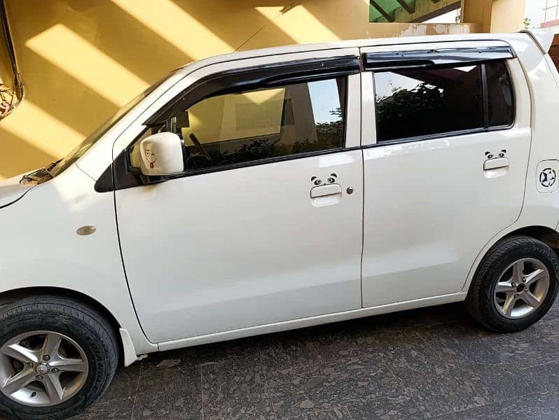 Suzuki Wagon R 2018 9