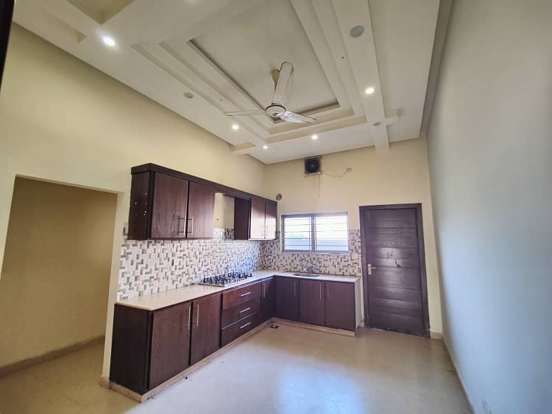 Beautiful Kanal House For Rent 16