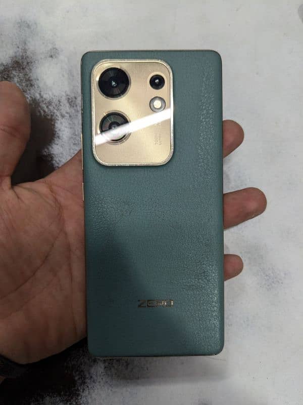 INFINIX ZERO 30 1