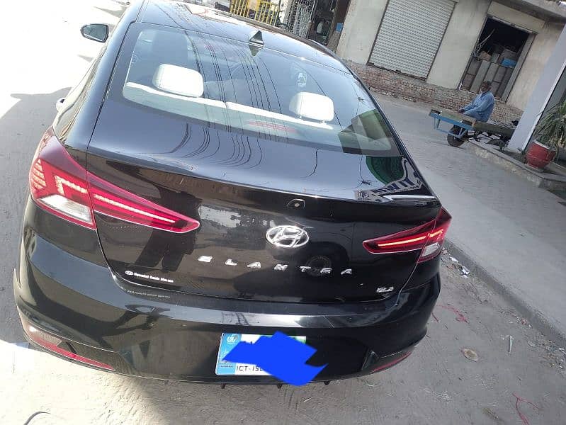 Hyundai Elantra 2021 1