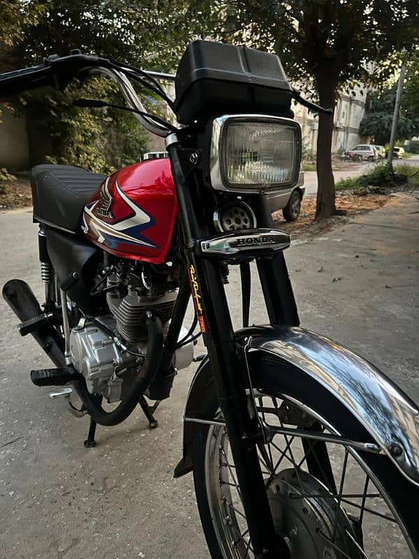 Honda CG 125 2020 model golden number for sale 3