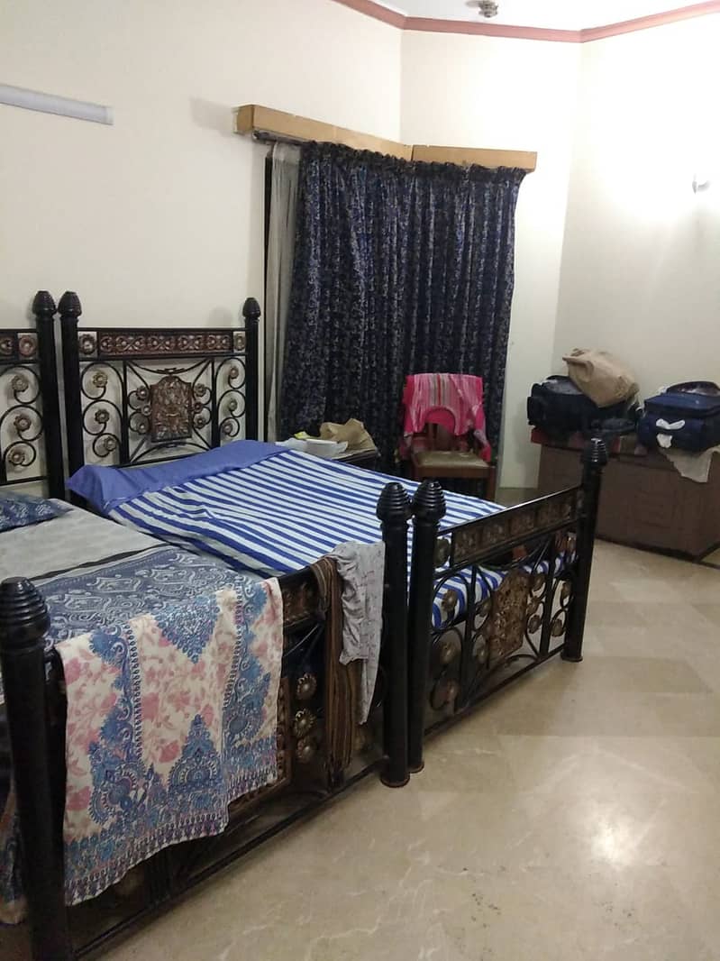 paying guest services(female roommate needed  )Room for girls 1