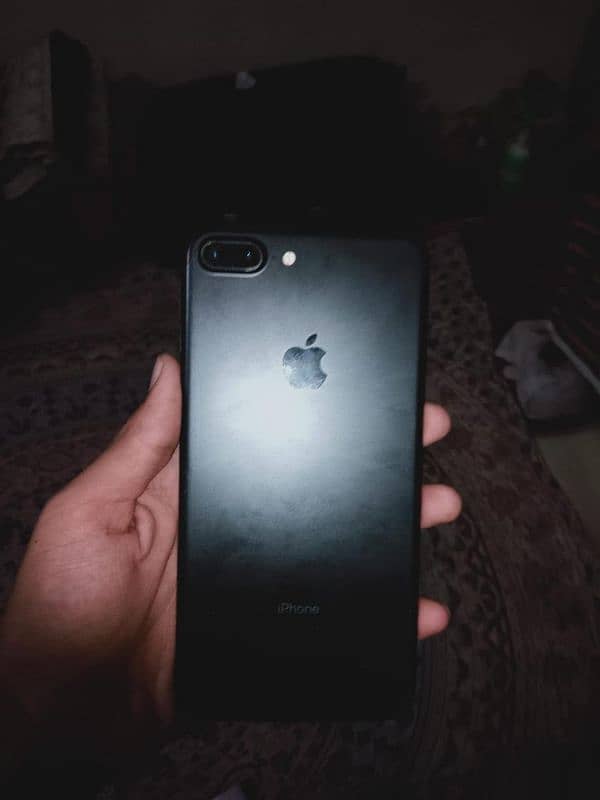 Iphone 7 plus official pta approved 10 by 9 condition 128 gb memory 4