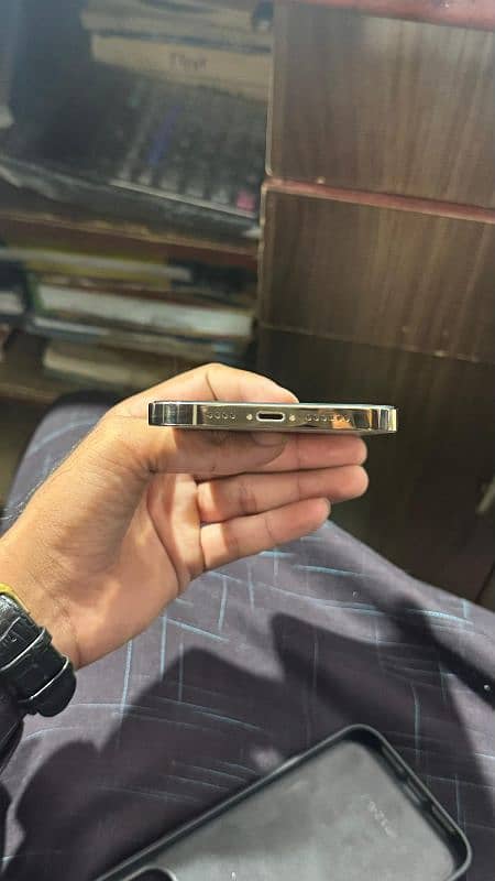 iphone 12 pro max PTA approved 128GB 10/10 2