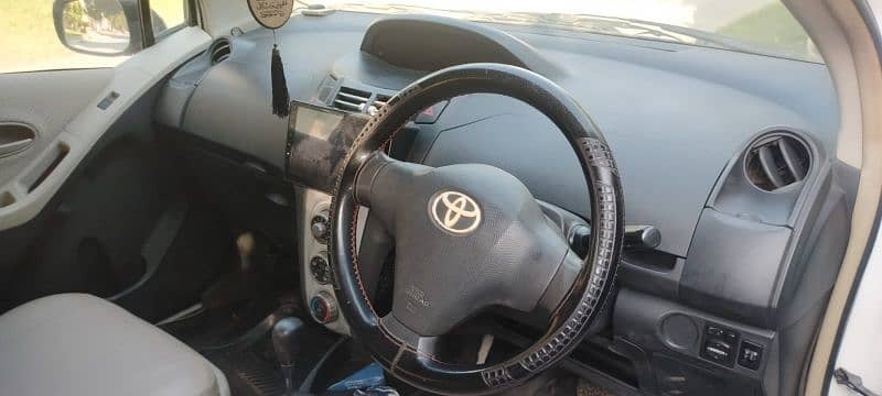 Toyota Vitz 2006 10