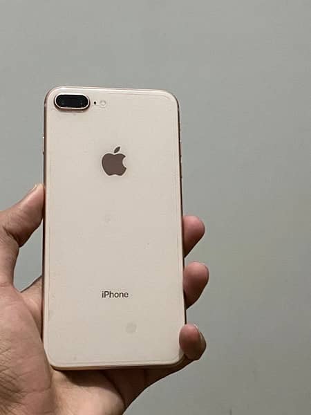 iPhone 8 Plus 1