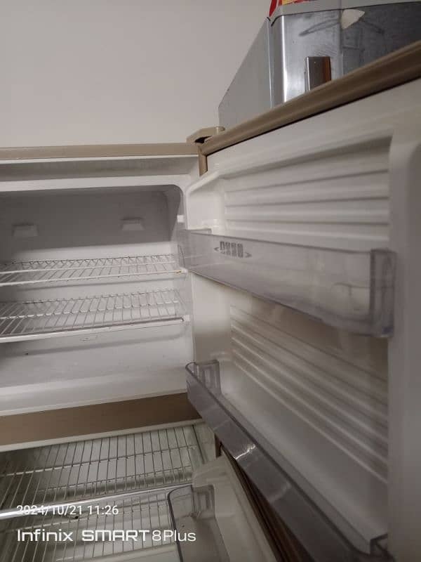 Dawlance Medium Size fridge 1