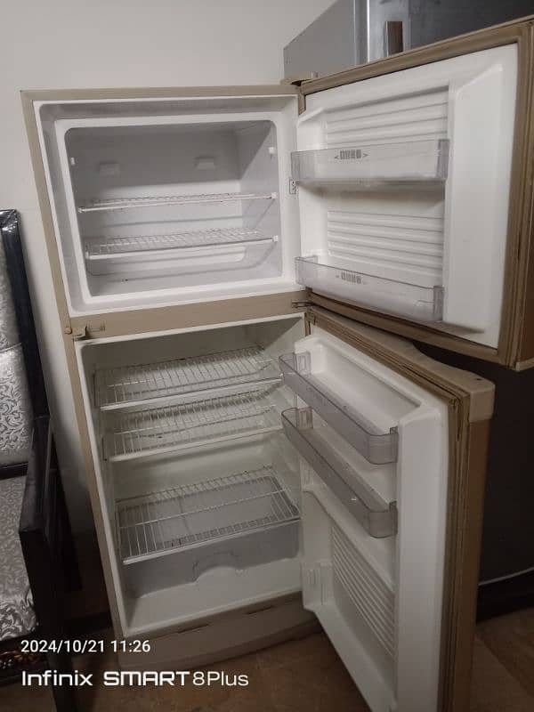 Dawlance Medium Size fridge 2