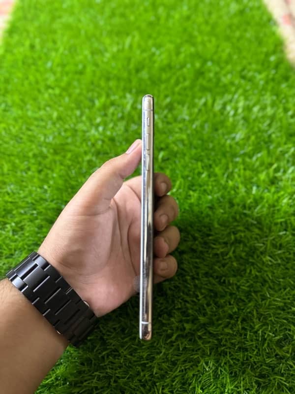 iPhone XS Max 1