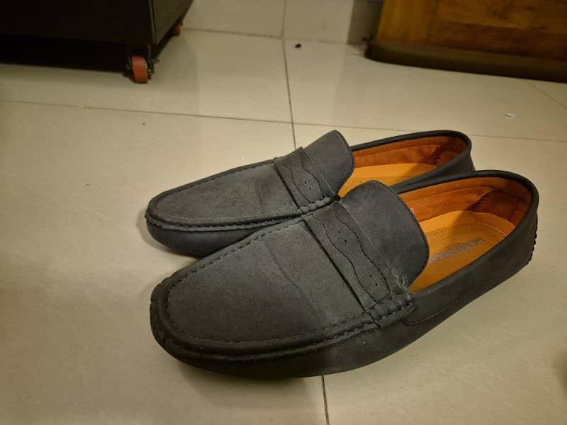 Formal/Casual Shoes Available for Sale in Good Condition 5