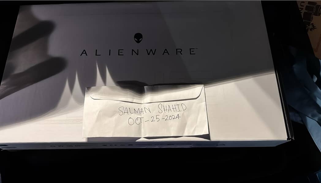 ALIENWARE M16 R2 Laptop with Intel Ultra 9 processor 185H & RTX 4060 1