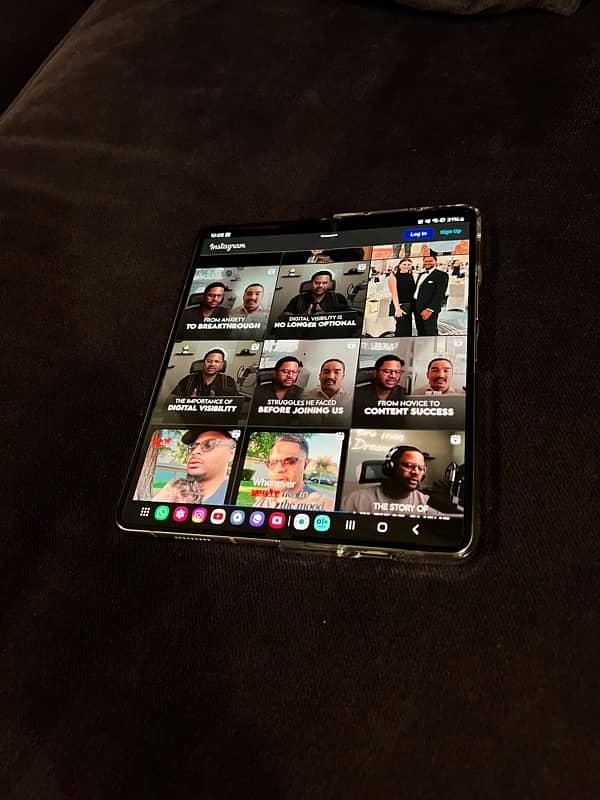 Samsung Galaxy Fold 5 | 256Gb | With Original Box and Cable 6