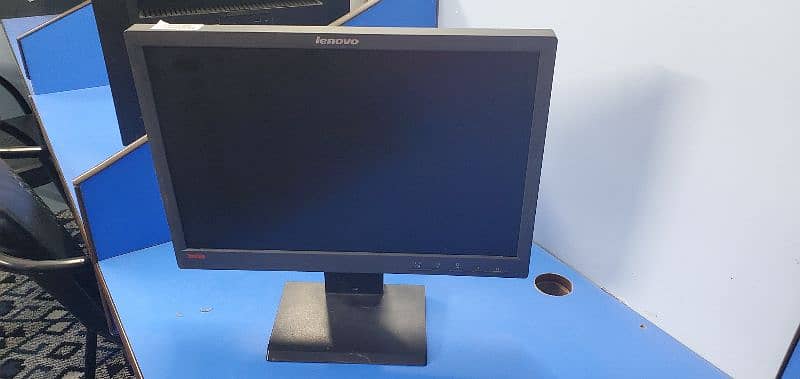 4 Screens LCD 1