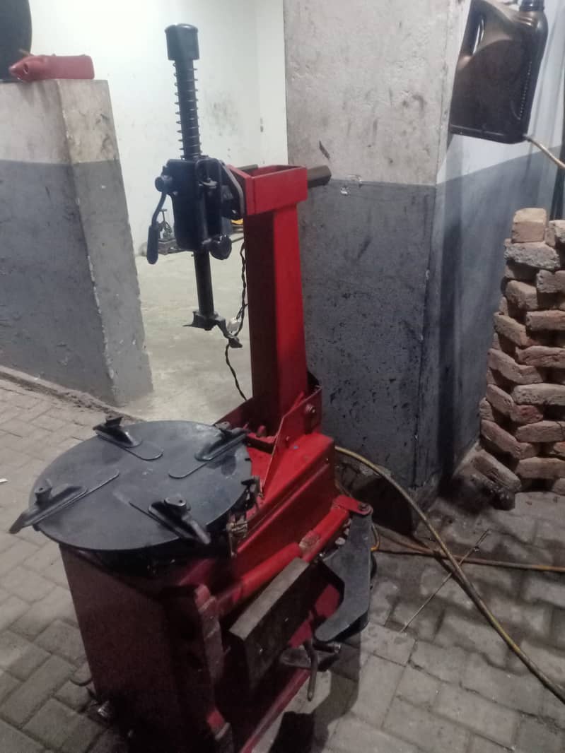 Tyar changer machine made in Italy 2