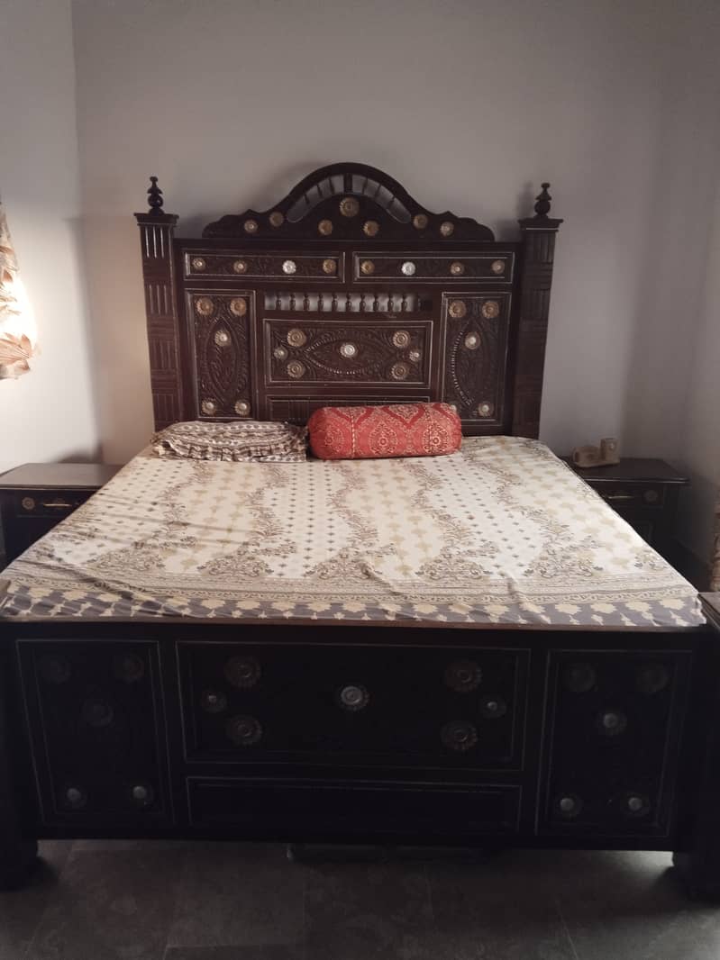 New sheesham wood king size multani bed set with dressing table 5