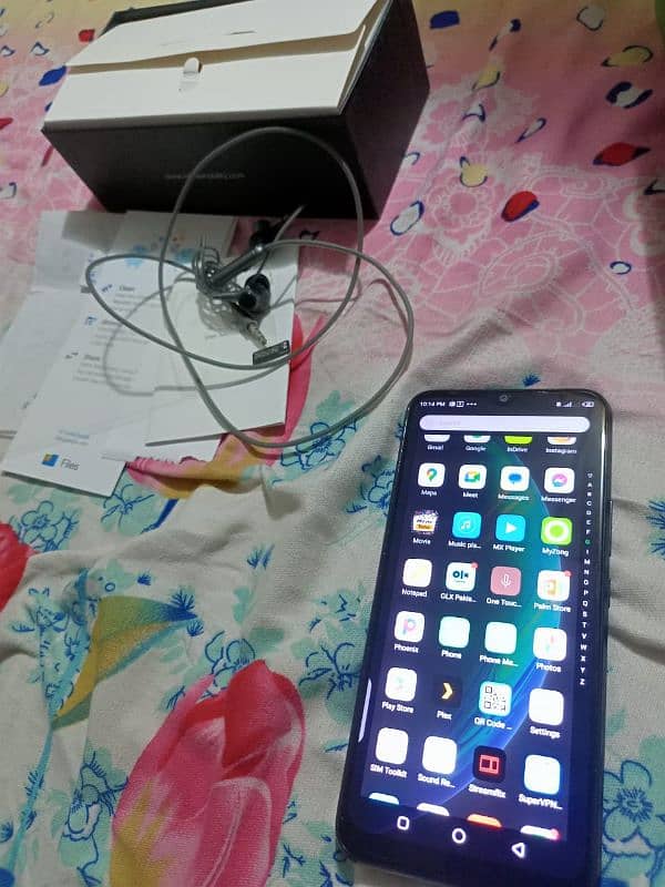 infinix mobile 4 64 with box clean phone 6