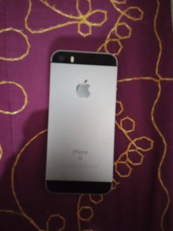 iPhone 5se 16 gb hn home button kabhi kabhi use huta hn non pta hn 1