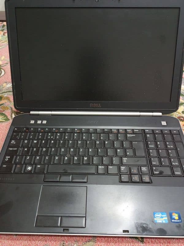 Dell Latitudi E5520 4/300 GB 0