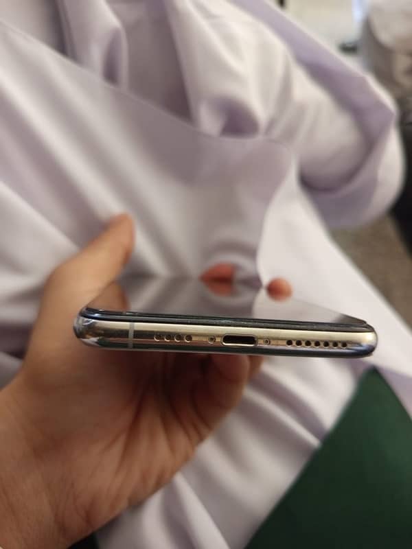 IPHONE xs Max 64 pta approved 5