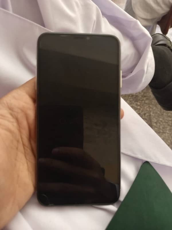 IPHONE xs Max 64 pta approved 7