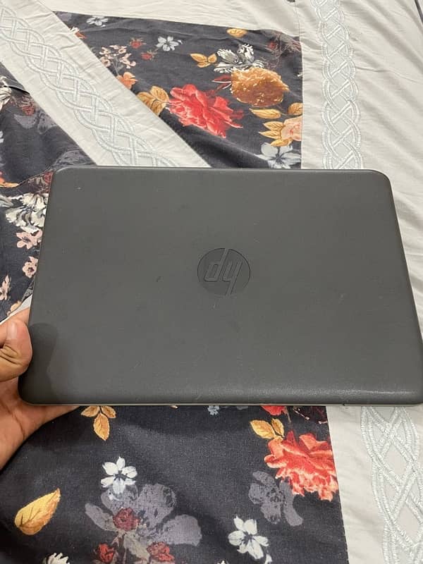 hp laptop chrome book 4 gb 3