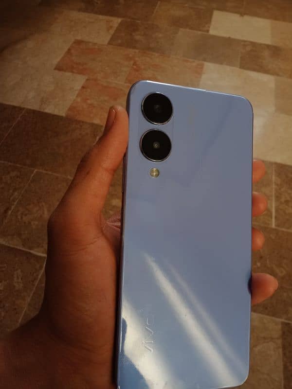 Vivo Y17s 1