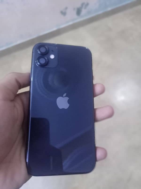 iphone 11 (10/10 condition 0