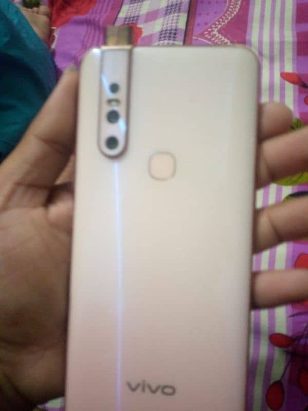 vivo V15 pro hai bss panel me line aye hui hai 3