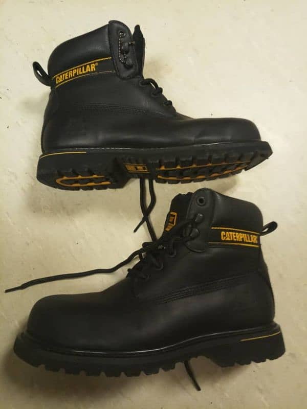 Safety Shoes CAT 4