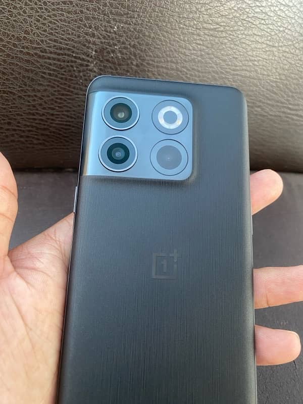 One Plus 10T 5G 1