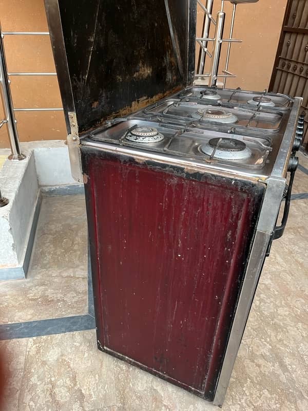 I am selling this cooking range. 6