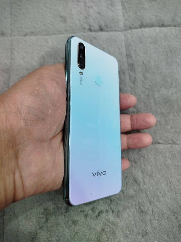 VIVO Y17 8+265 for sale with complete box 03334812233 3