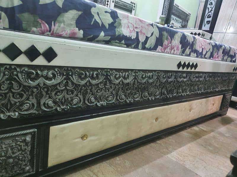 Bed set with Dressing table 1