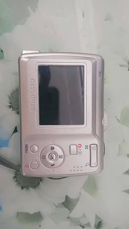 Good condition camera 1