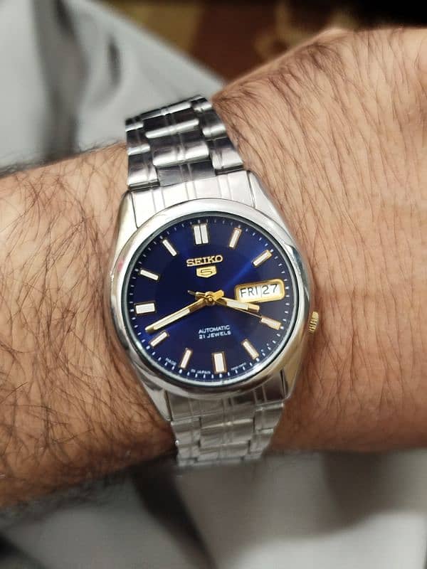 Seiko 5 Blue Radial Dial 3